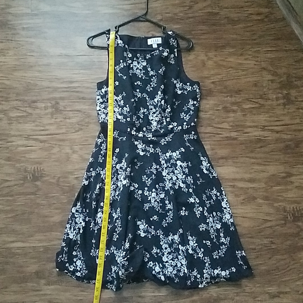 Elle Women's Black Floral Dress - Picture 5 of 6